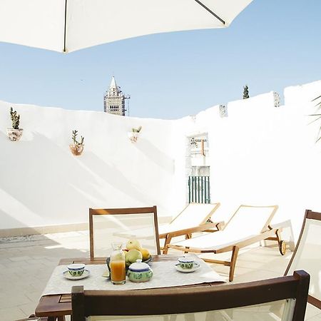 Palazzo Bianchi Domus Holidays Trani Luaran gambar
