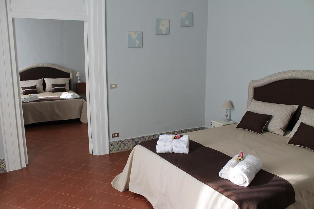 Palazzo Bianchi Domus Holidays Trani Luaran gambar