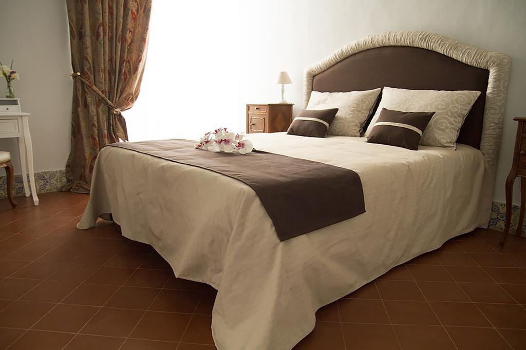 Palazzo Bianchi Domus Holidays Trani Luaran gambar