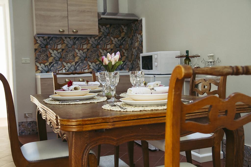 Palazzo Bianchi Domus Holidays Trani Luaran gambar