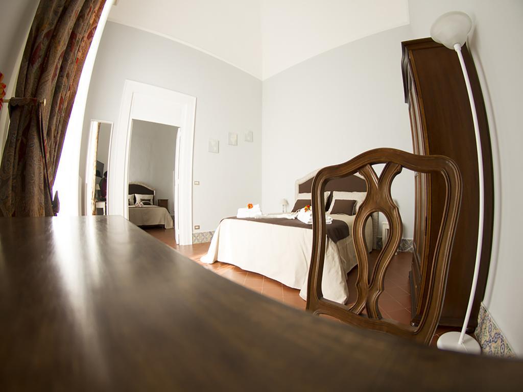 Palazzo Bianchi Domus Holidays Trani Luaran gambar