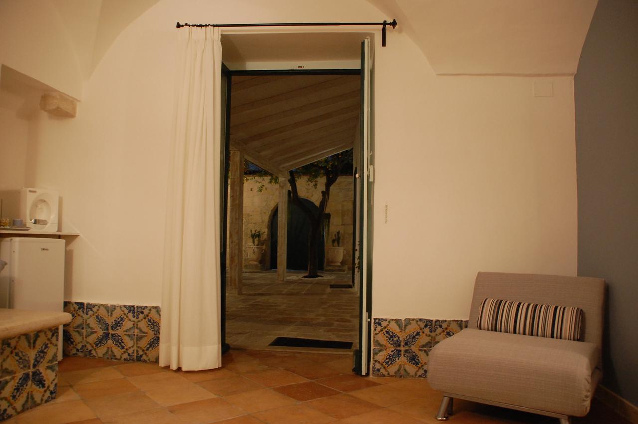 Palazzo Bianchi Domus Holidays Trani Luaran gambar