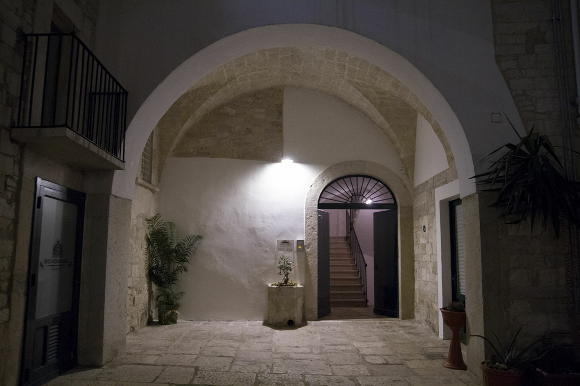 Palazzo Bianchi Domus Holidays Trani Luaran gambar